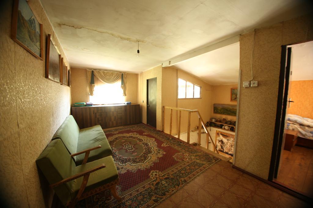 Korsha Guesthouse Roshka Exterior photo