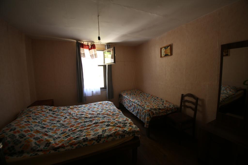 Korsha Guesthouse Roshka Exterior photo